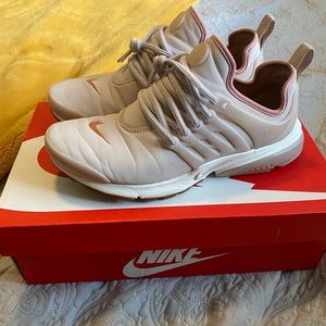 Nike Prestos